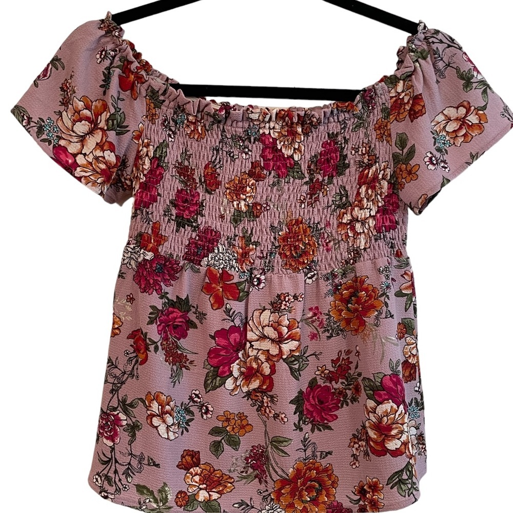 Monteau woman’s mauve floral shirring short sleeve top, size medium